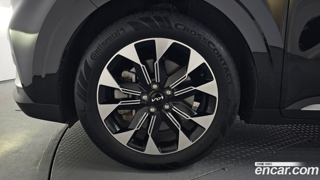 Kia Carnival 9-Seater Signature, 2023