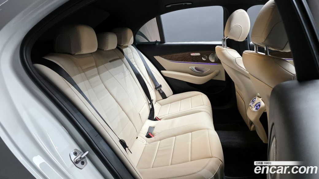 Mercedes-Benz E-Class E220d 4MATIC Exclusive, 2023