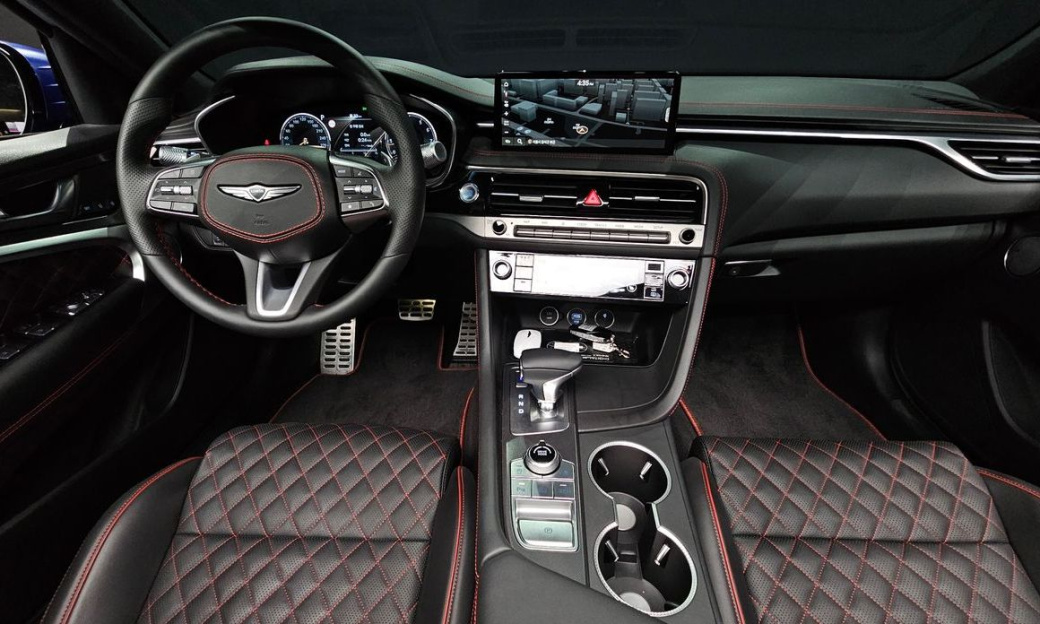 Genesis G70 Gasoline 2.5T 4WD, 2025