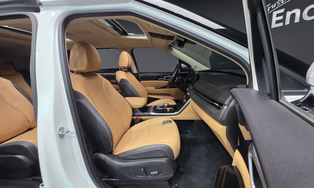 Kia Carnival 9-Seater Signature, 2023