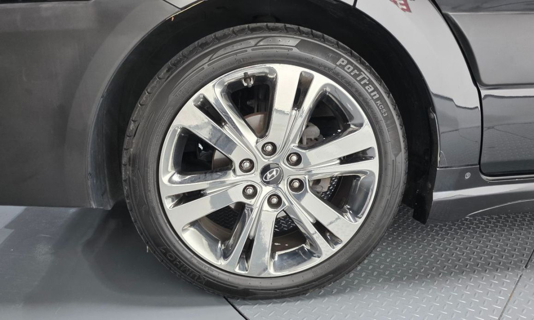 Hyundai Solati 11-Seater, 2021