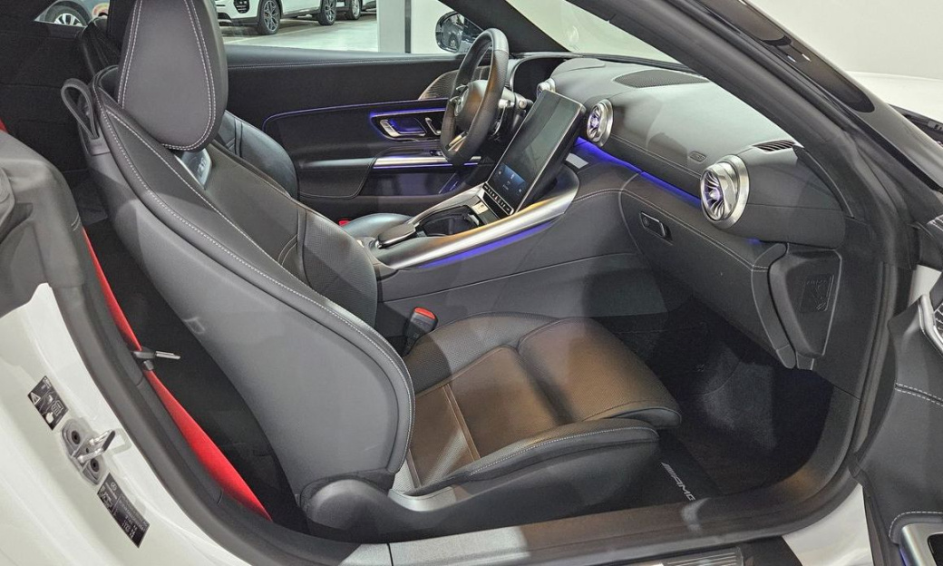 Mercedes-Benz SL-Class AMG SL43, 2025
