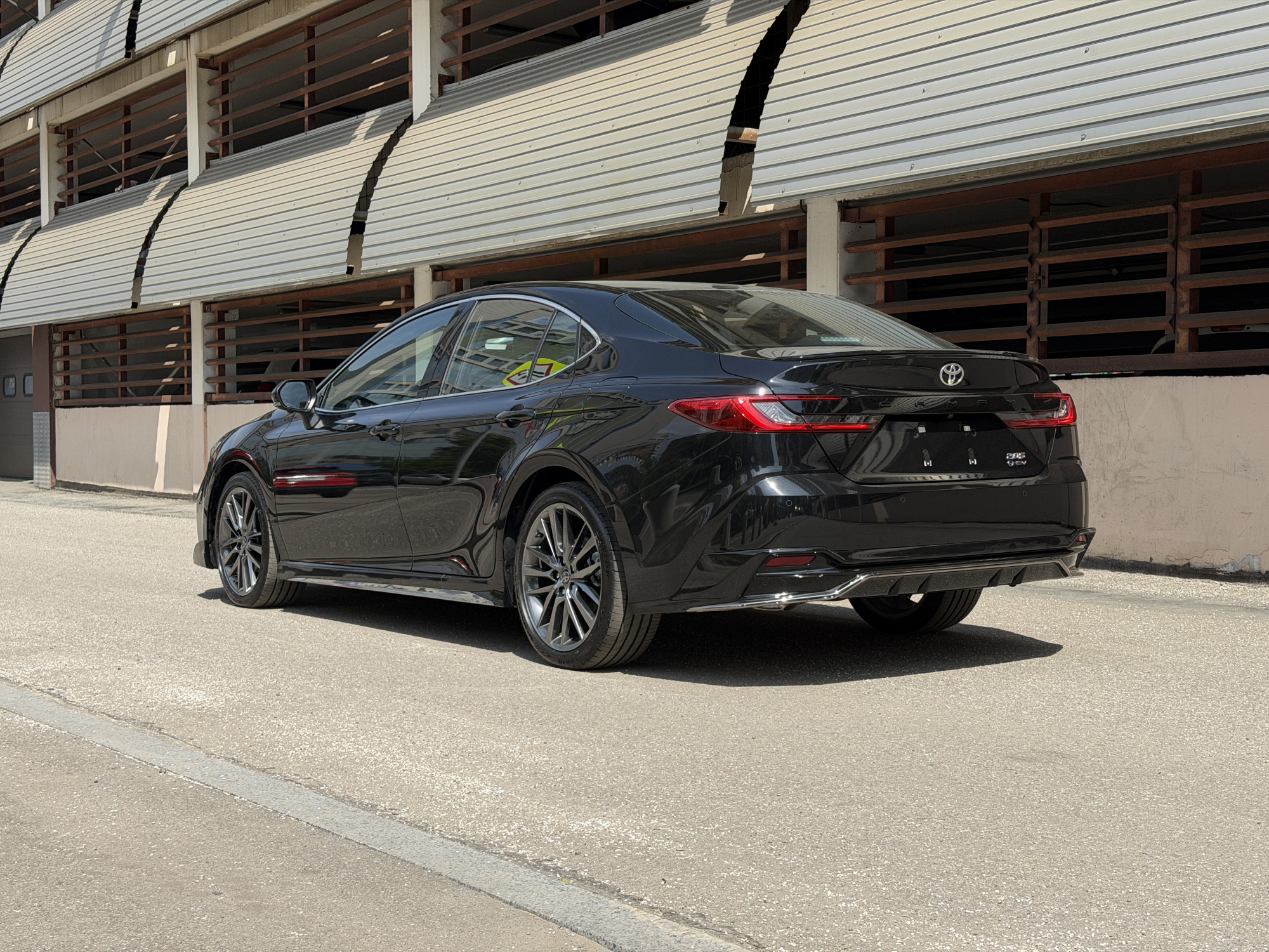 Toyota Camry 2.0 HEV