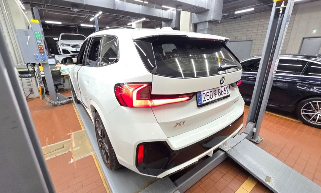 BMW X1 xDrive 20i M Sport, 2024