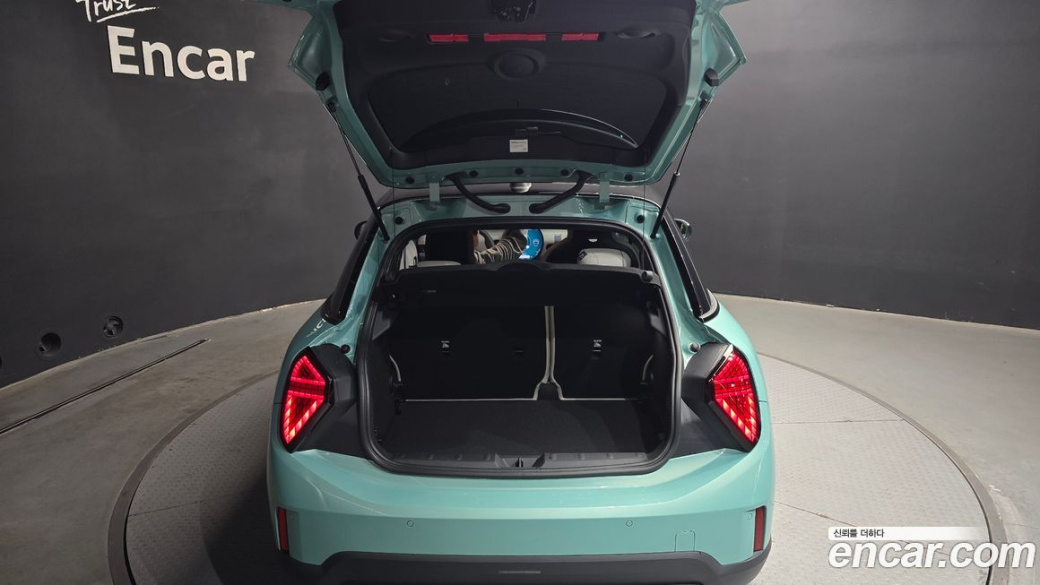 Mini Cooper 5 Door Favoured, 2025