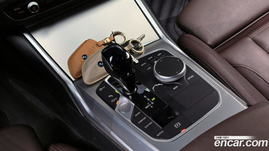 BMW 3-Series 320i Touring M Sports, 2022
