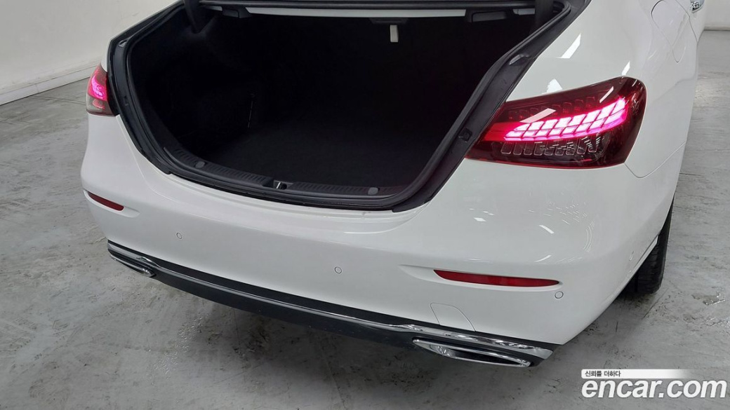 Mercedes-Benz E-Class E350 4MATIC Exclusive, 2023