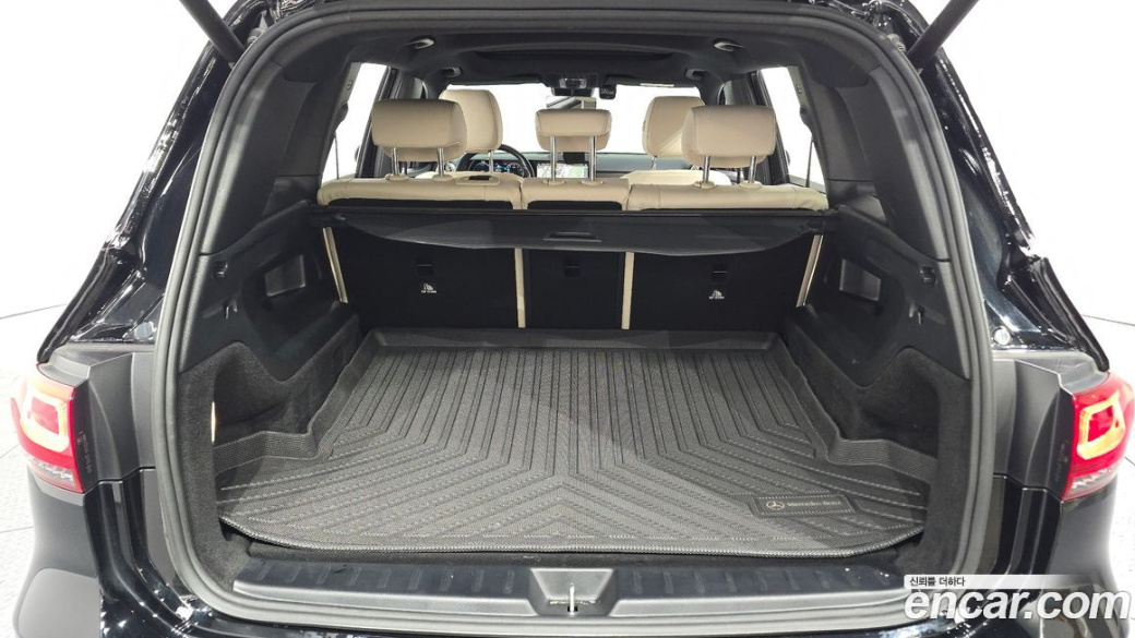Mercedes-Benz GLB-Class GLB220, 2021