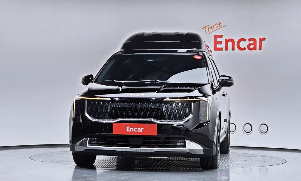 Kia Carnival 9-Seater Hi Limousine, 2024