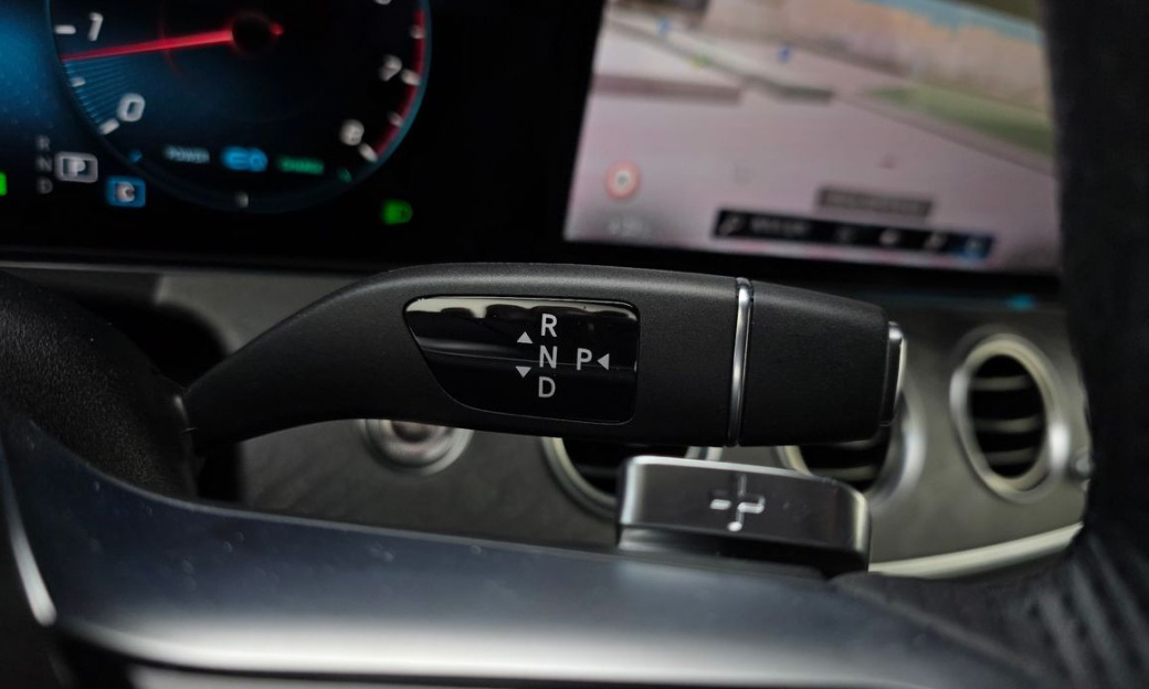 Mercedes-Benz E-Class E350 4MATIC AMG Line, 2022
