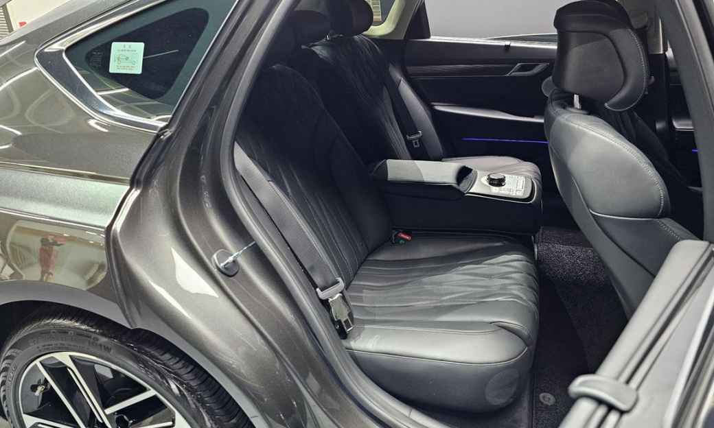 Genesis G80 Gasoline 2.5 Turbo AWD, 2025