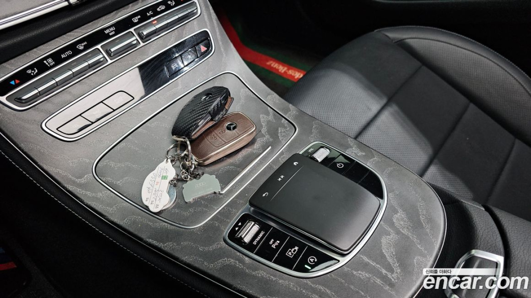 Mercedes-Benz E-Class E350 4MATIC AMG Line, 2023