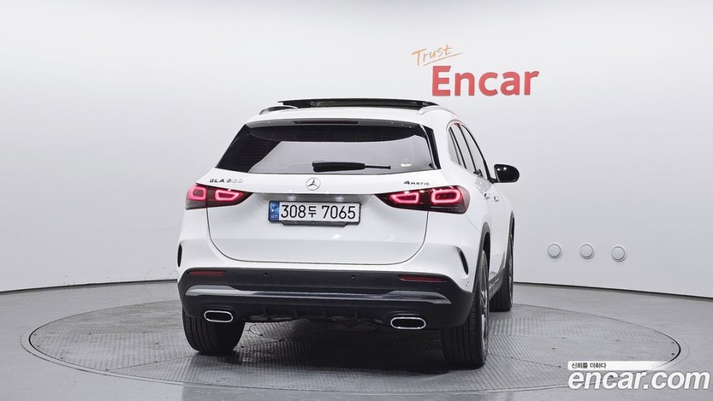 Mercedes-Benz GLA-Class GLA250 4MATIC, 2023