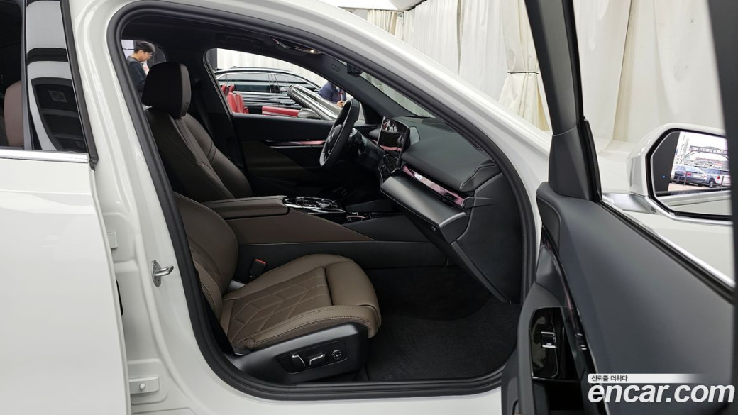 BMW 5-Series 520i, 2026