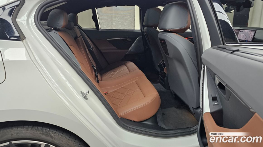 BMW 5-Series 530i xDrive M Sport, 2024