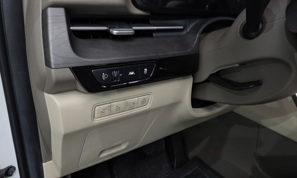 Kia Carnival 9-Seater Signature, 2023
