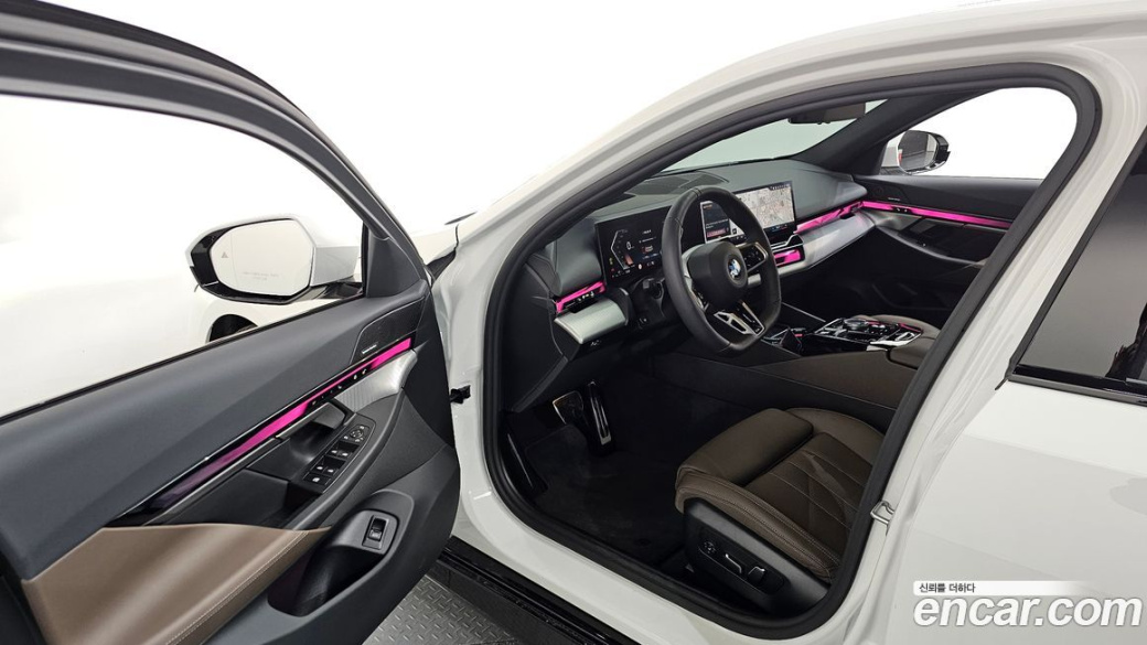 BMW 5-Series 520i M Sport, 2025