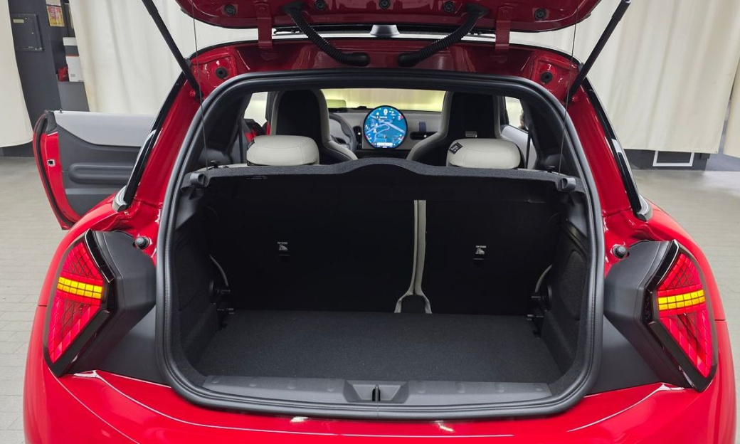 Mini Cooper Favoured, 2025