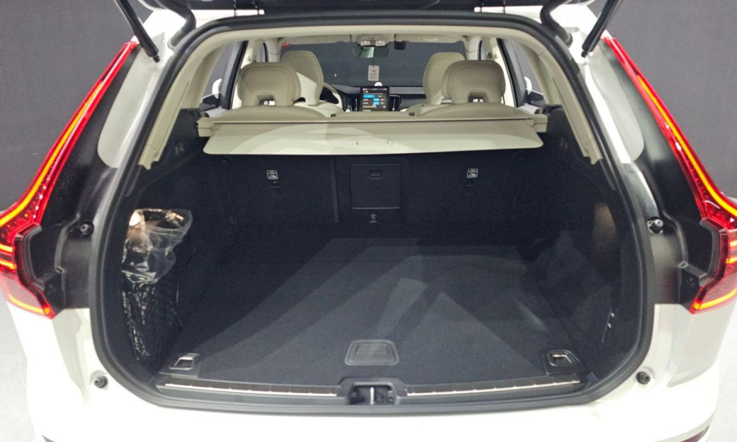 Volvo XC60 B5 Ultra Bright Air Sus, 2026
