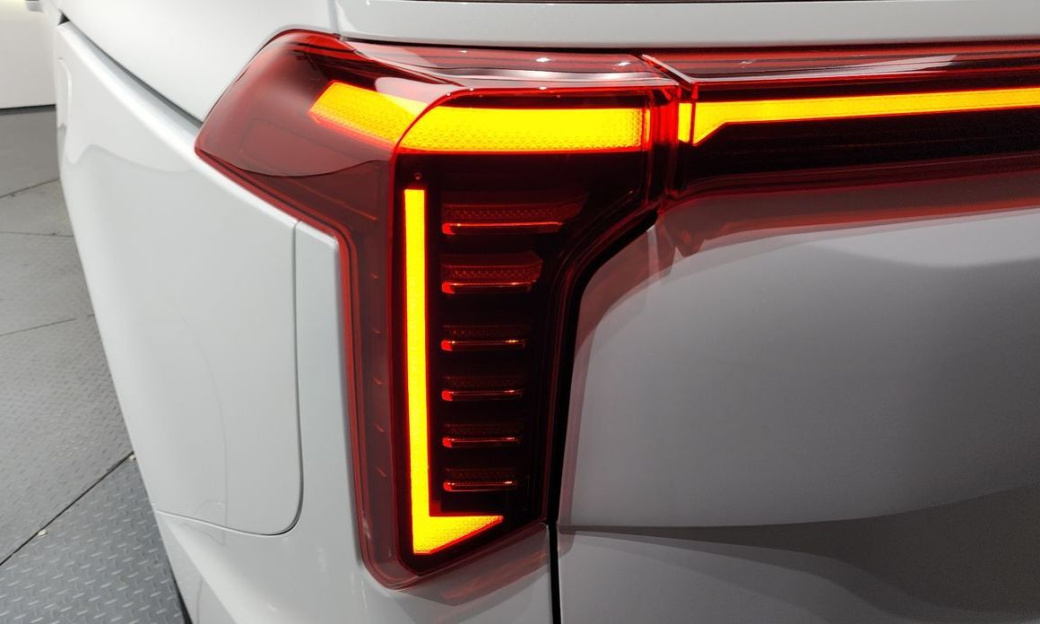 Kia Carnival 9-Seater Signature, 2025