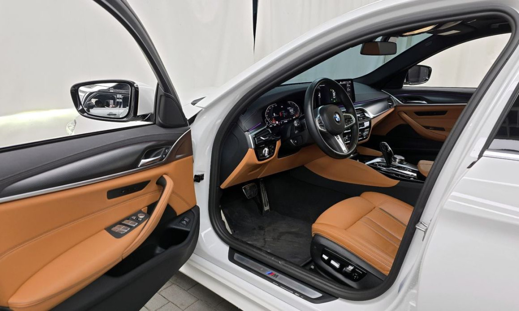 BMW 5-Series 520i M Sport, 2023