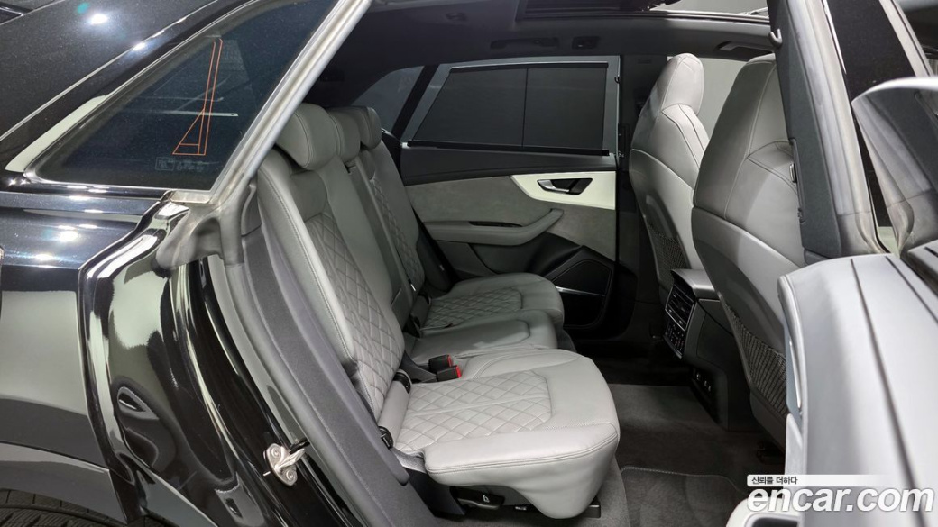 Audi Q8 55 TFSI Quattro Premium, 2023