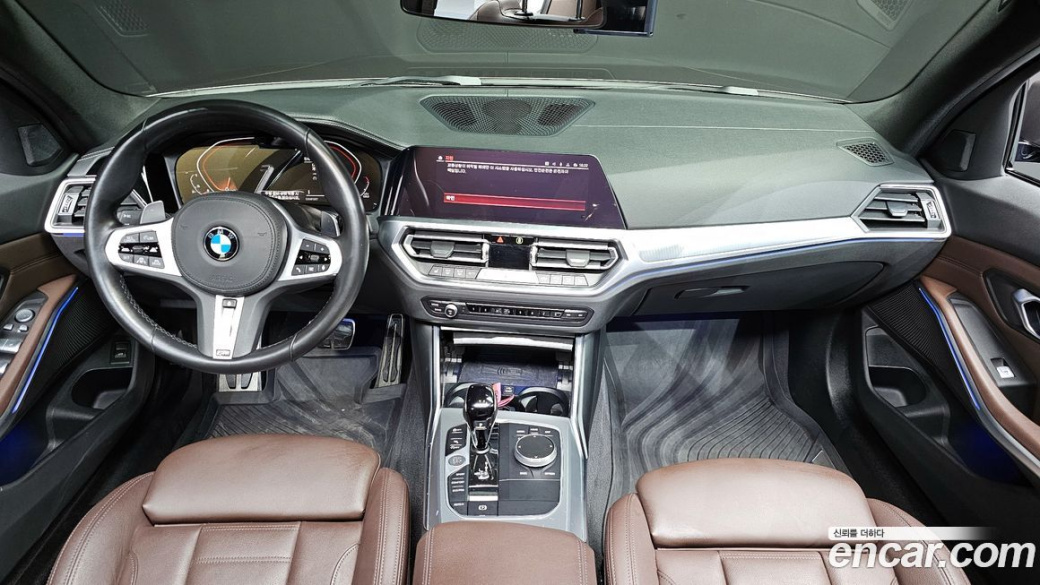 BMW 3-Series 320i Touring M Sports, 2022