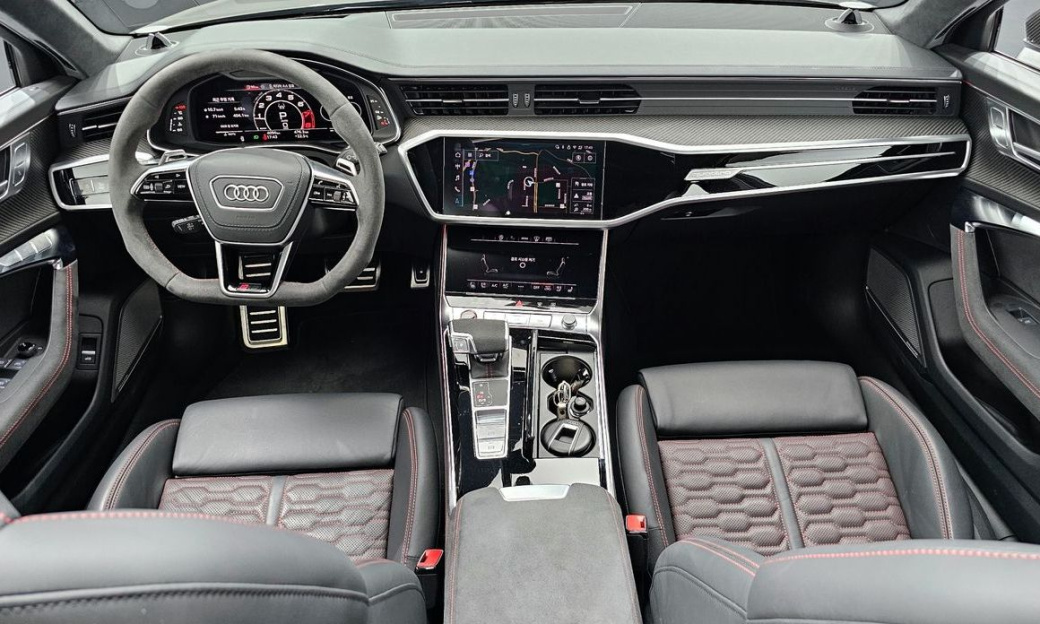 Audi RS6 4.0 TFSI Quattro Avant Performance, 2025