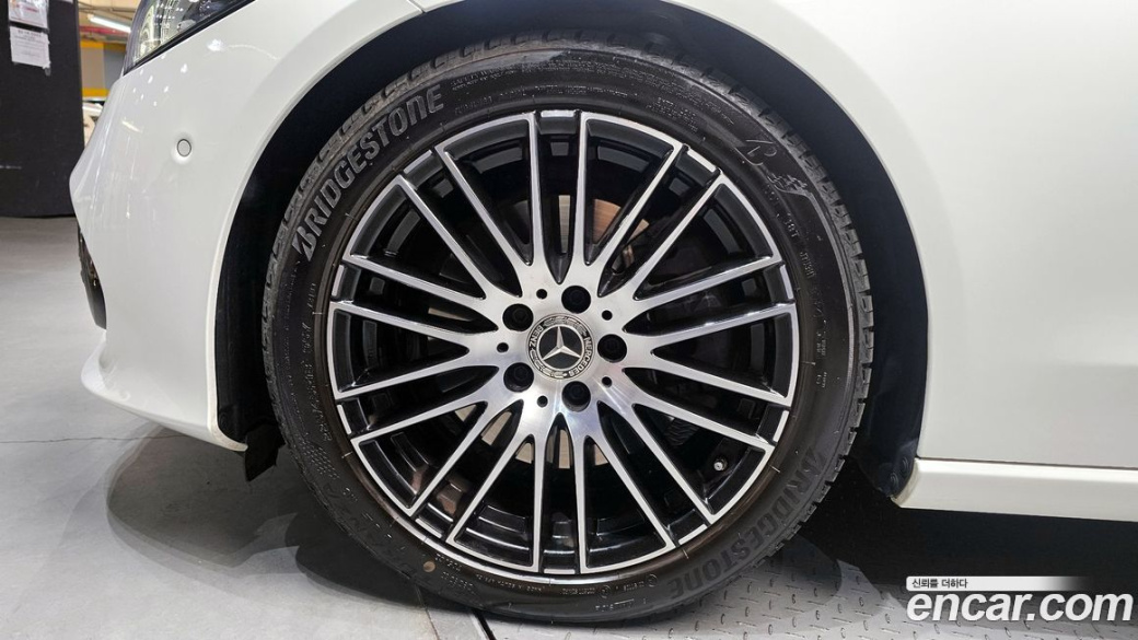 Mercedes-Benz C-Class C300 4MATIC Avantgarde, 2024