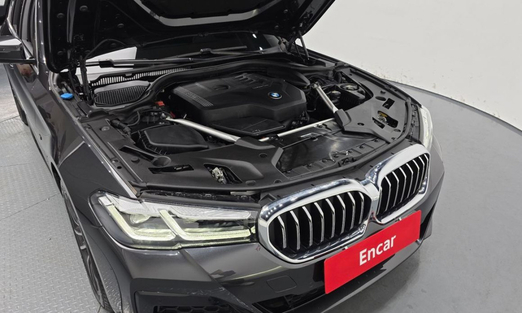 BMW 5-Series 520i M Sport, 2022