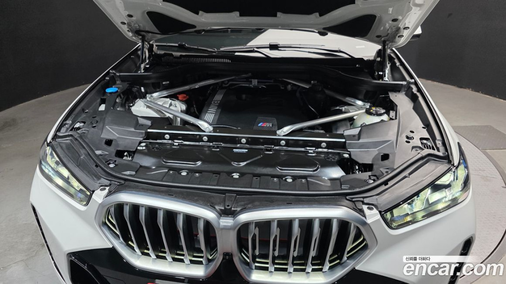 BMW X6 xDrive40i M Sport, 2025