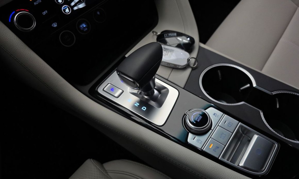 Genesis G70 Gasoline 2.5T 4WD, 2025