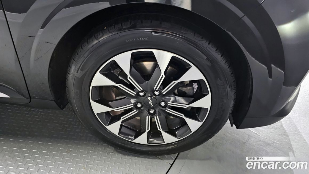 Kia Carnival 9-Seater Signature, 2023
