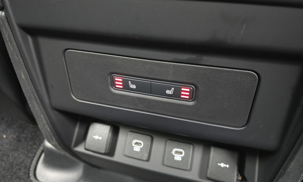 Land Rover Defender 110 P300 X-Dynamic SE, 2022