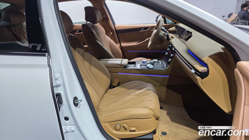Genesis G80 Gasoline 2.5 Turbo AWD, 2025