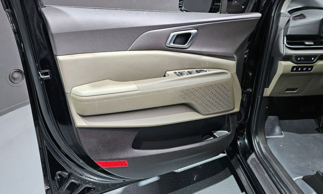 Kia Carnival 9-Seater Noblesse, 2025