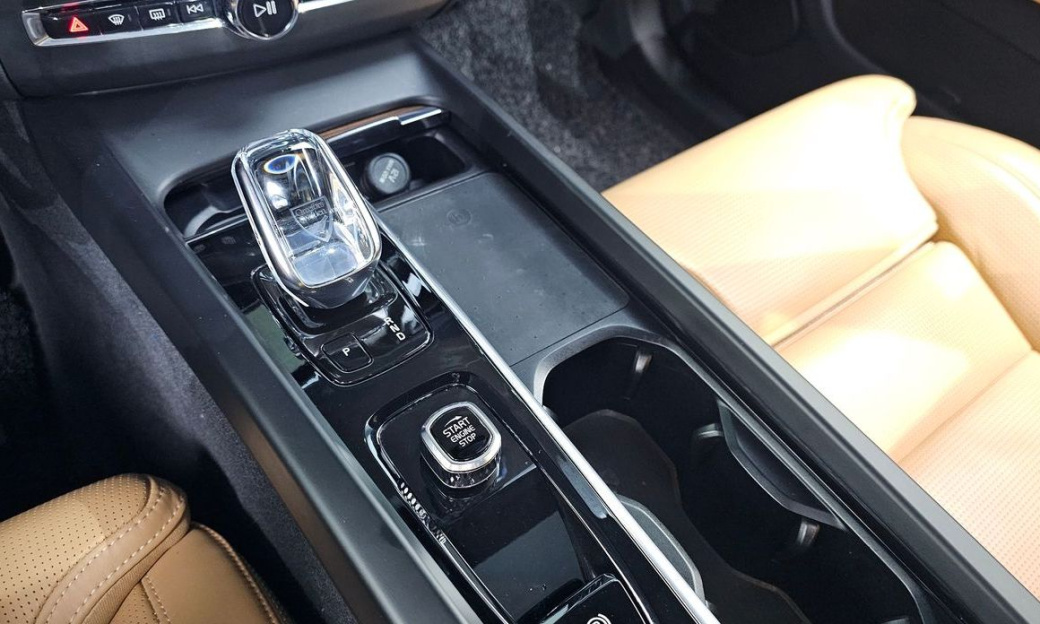 Volvo XC60 B5 Inscription, 2022