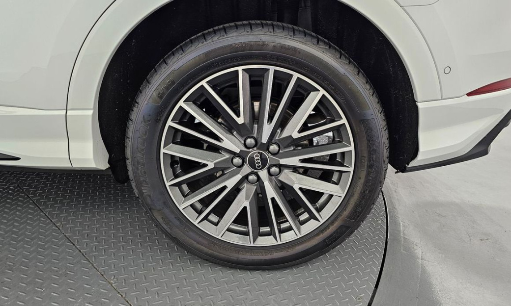 Audi Q3 35 TDI Premium, 2025