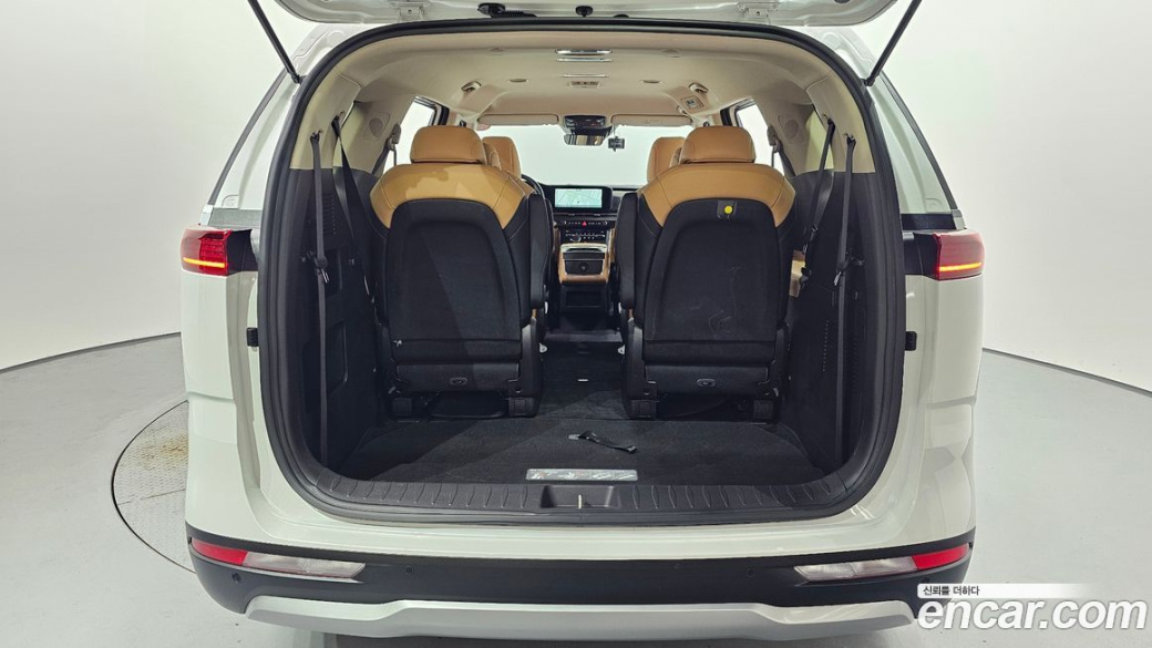 Kia Carnival 9-Seater Prestige, 2023
