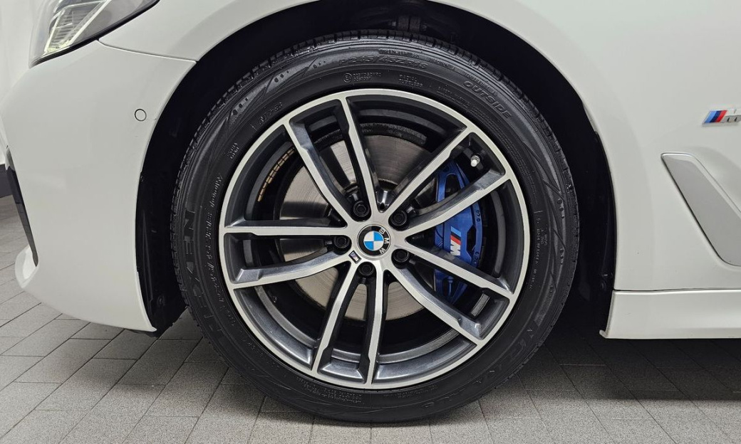 BMW 5-Series 520i M Sport, 2023