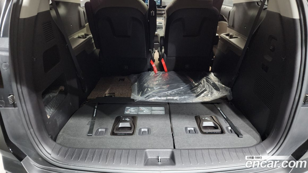 Kia Carnival 7-Seater Gravity, 2025