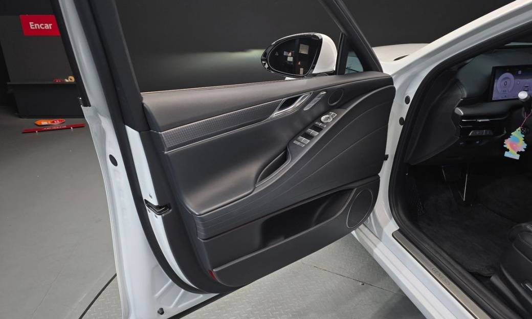 Genesis G80 Gasoline 2.5 Turbo 2WD, 2025