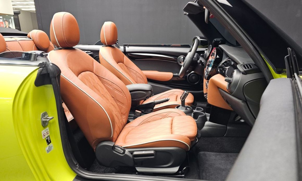 Mini Cooper Convertible Classic, 2024