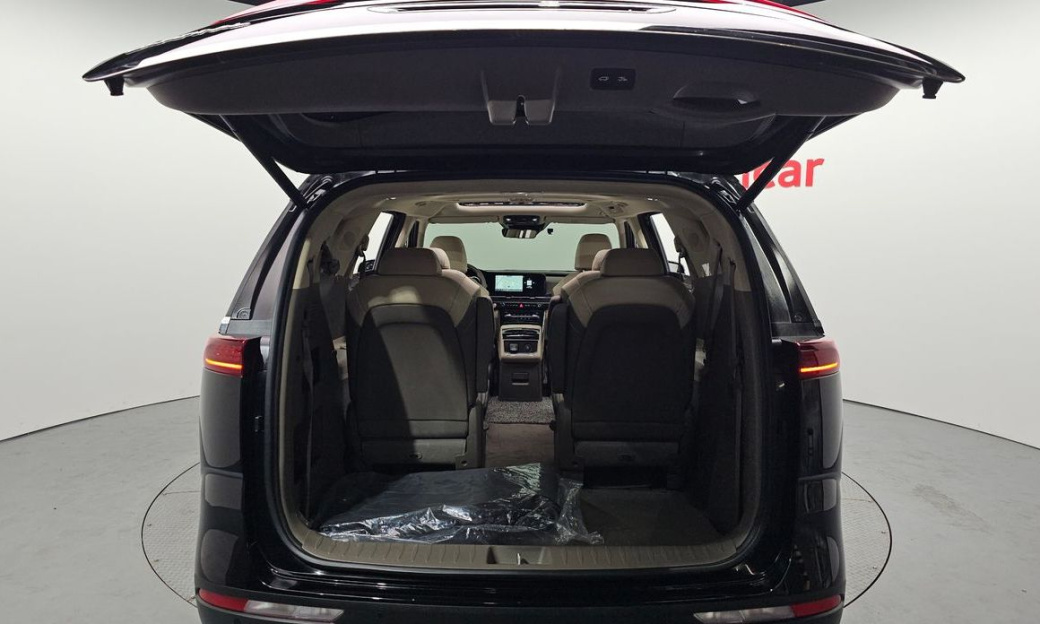 Kia Carnival 9-Seater Signature, 2023