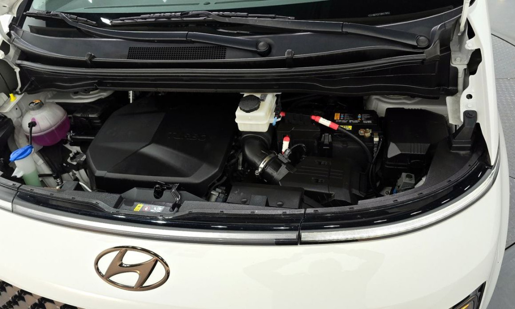 Hyundai Staria 2WD Camping Car, 2024