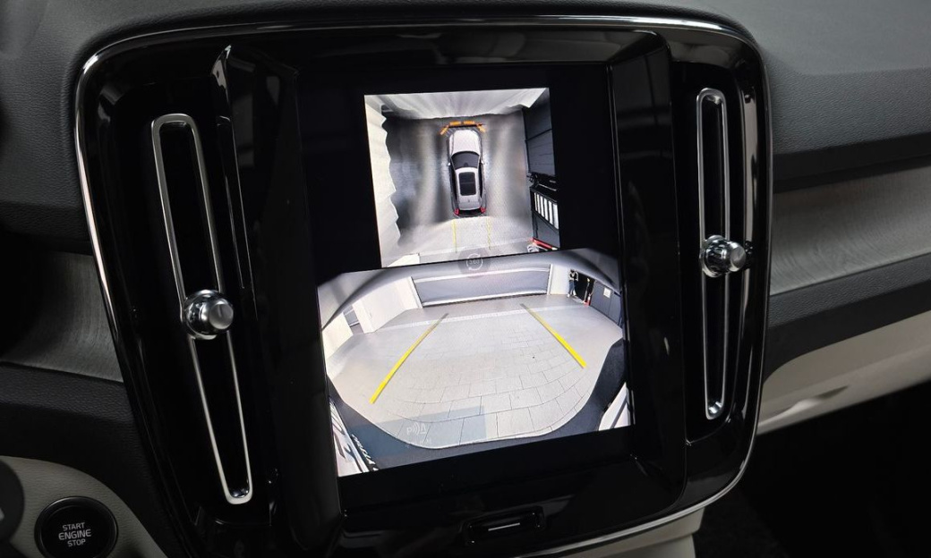 Volvo XC40 B4 Ultra Bright, 2025