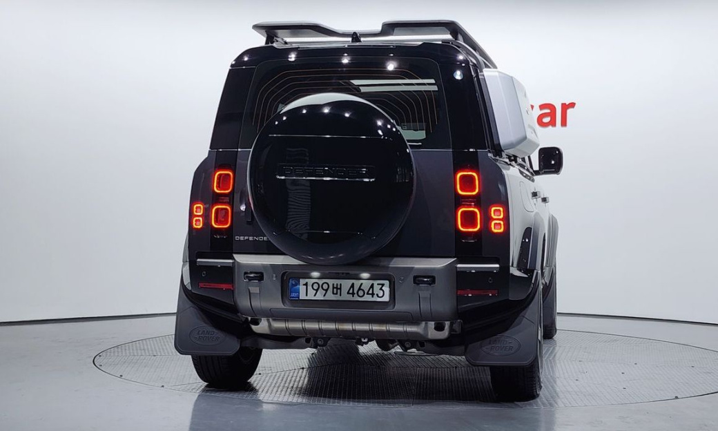Land Rover Defender 110 P300 X-Dynamic SE, 2025