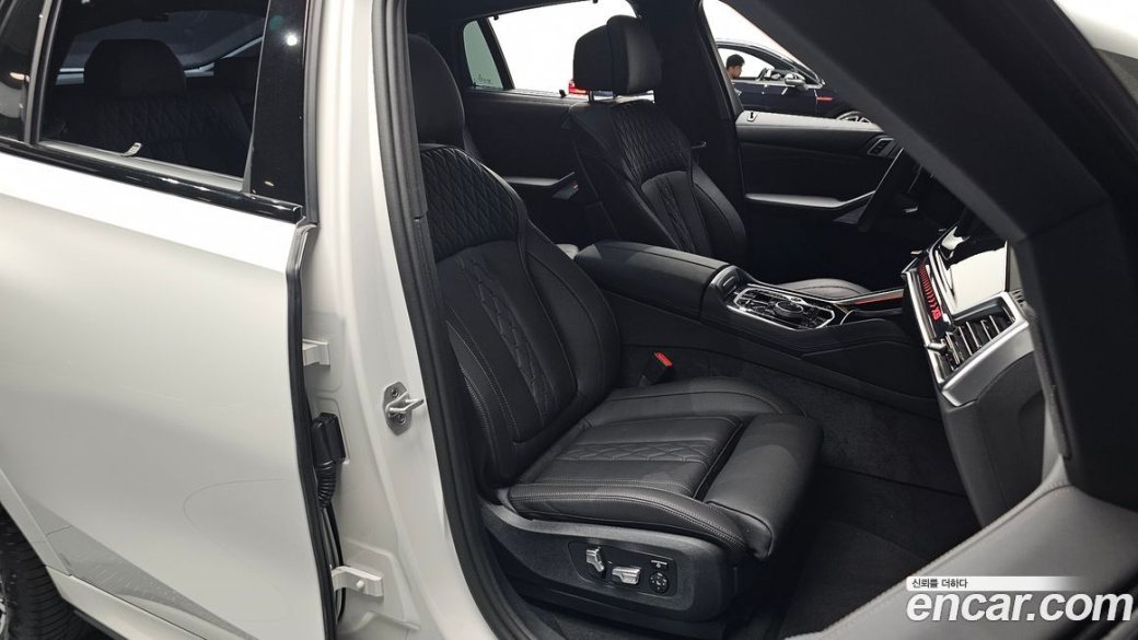 BMW X6 xDrive40i M Sport, 2025
