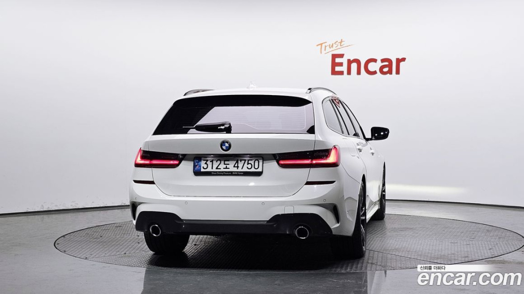 BMW 3-Series 320d Touring M Sport, 2022