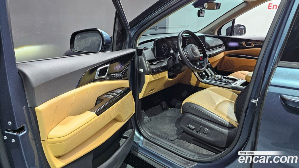 Kia Carnival 7-Seater Signature, 2023